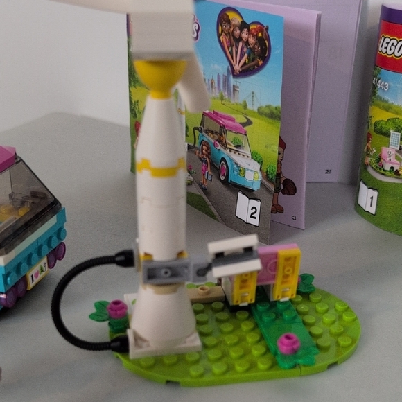 Lego Friends Lot of 2 Building Sets: 41443 and 41719 - Picture 4 of 9